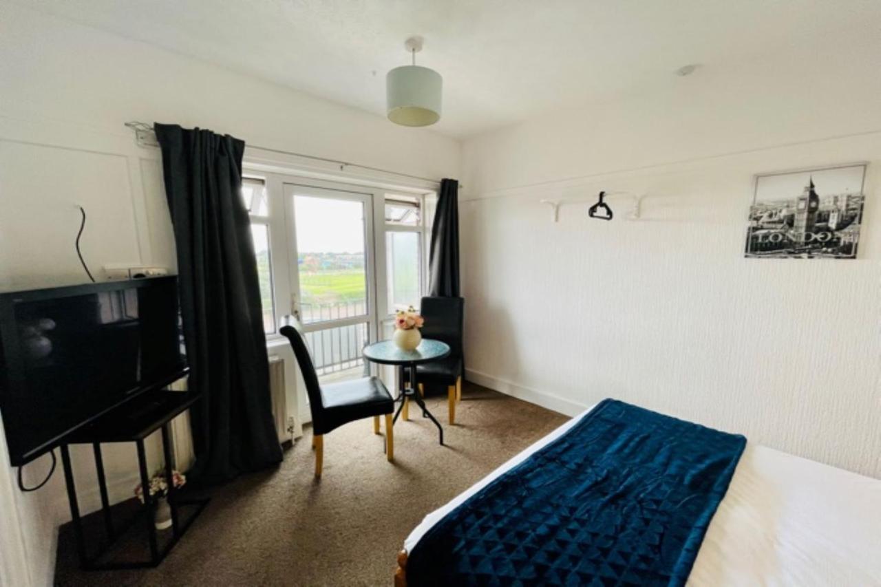 Oyo The Sun Hotel Skegness Bagian luar foto
