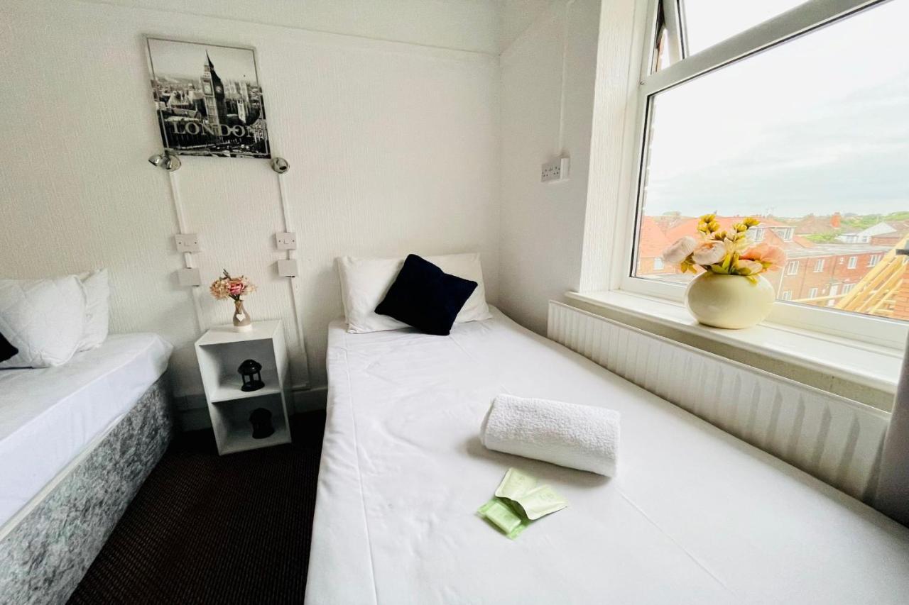Oyo The Sun Hotel Skegness Bagian luar foto